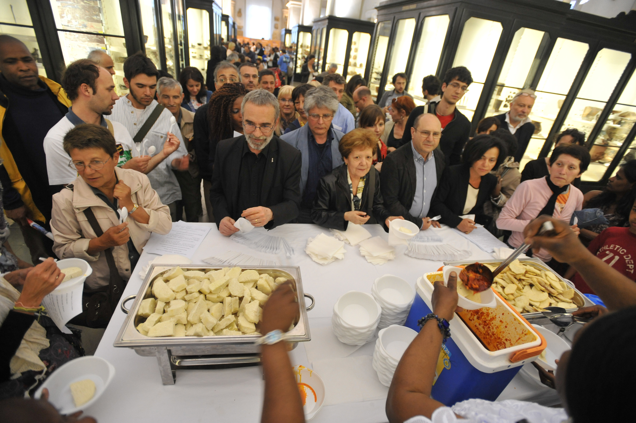 Buffet con assaggi a base di Yam nella Sala dell'Archeologia